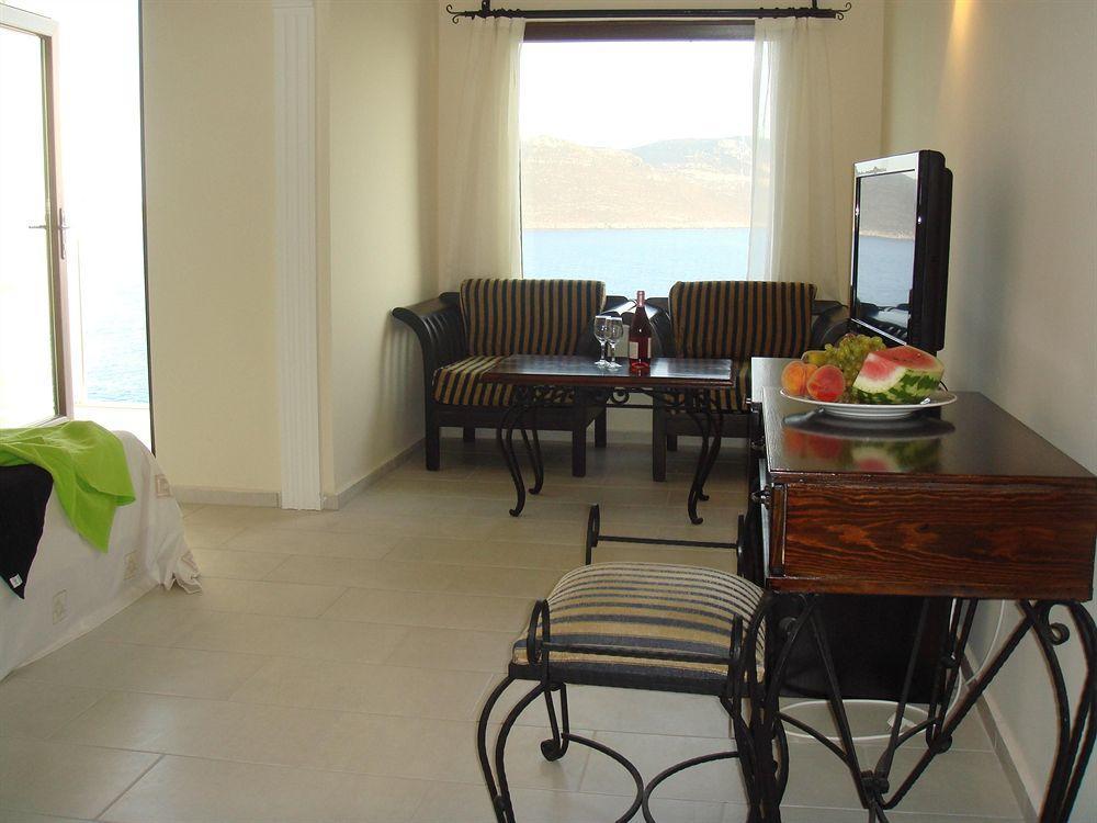 Cachet - Adult Only +14 Kaş